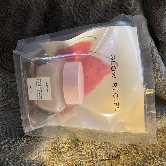 Makeup - Picture 15 of 16